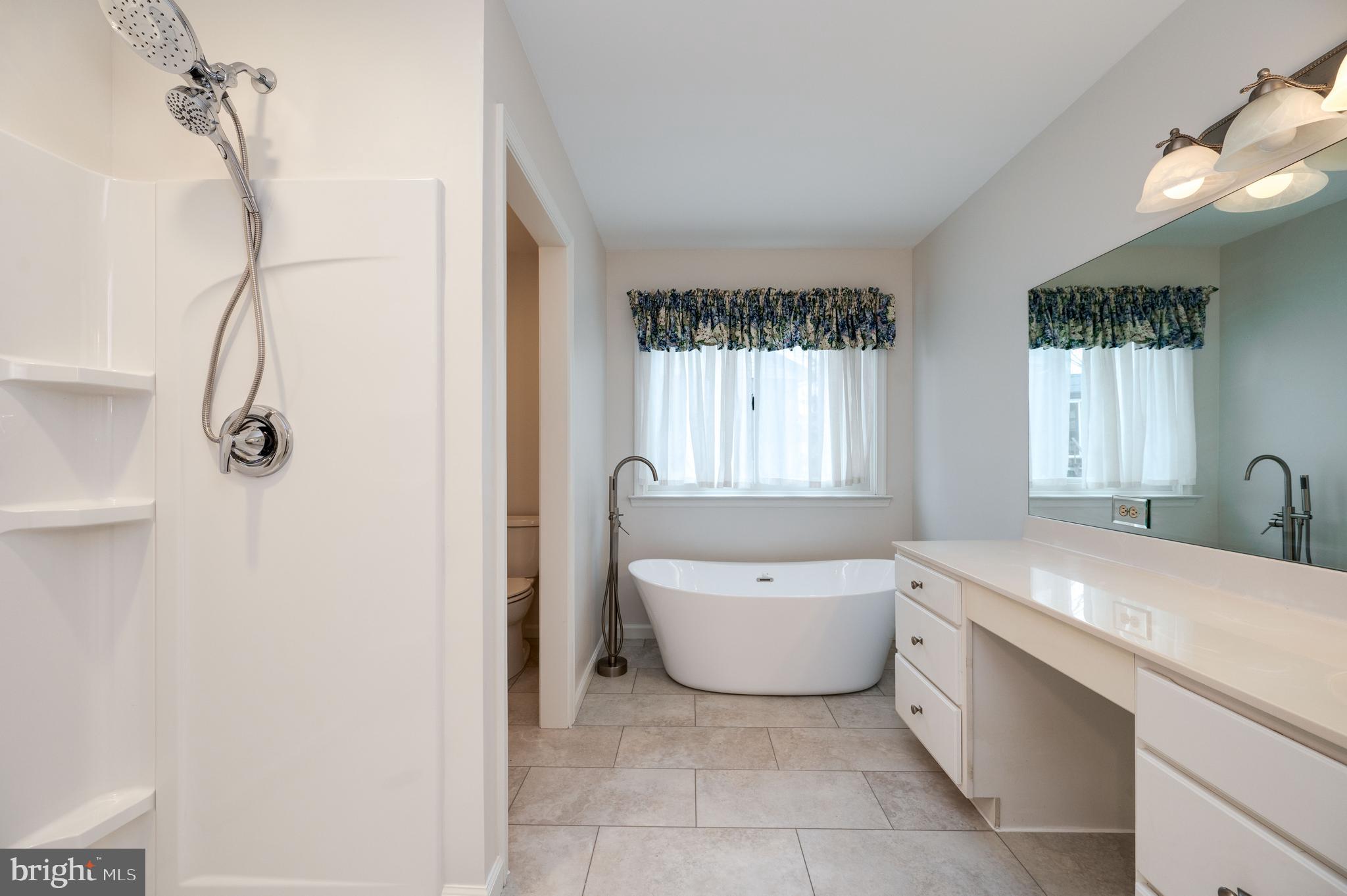 NORTHRIDGE - Residential