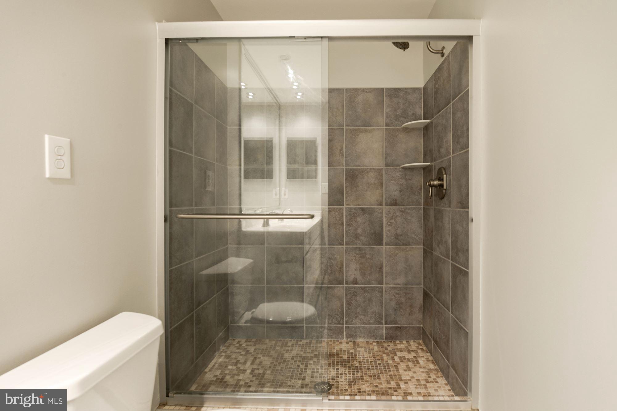 HAHN PROPERTY - Residential Lease