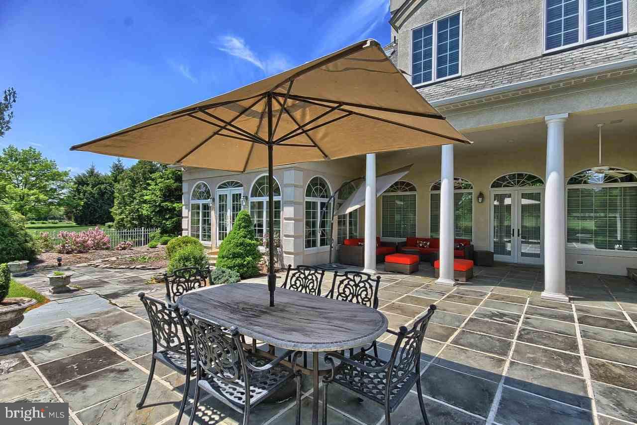 OUTDOOR COUNTRY CLUB - Residential