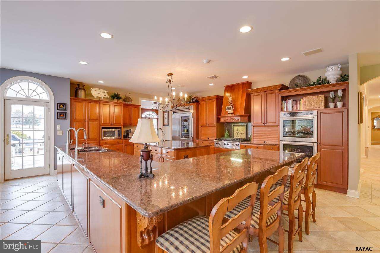 OUTDOOR COUNTRY CLUB - Residential