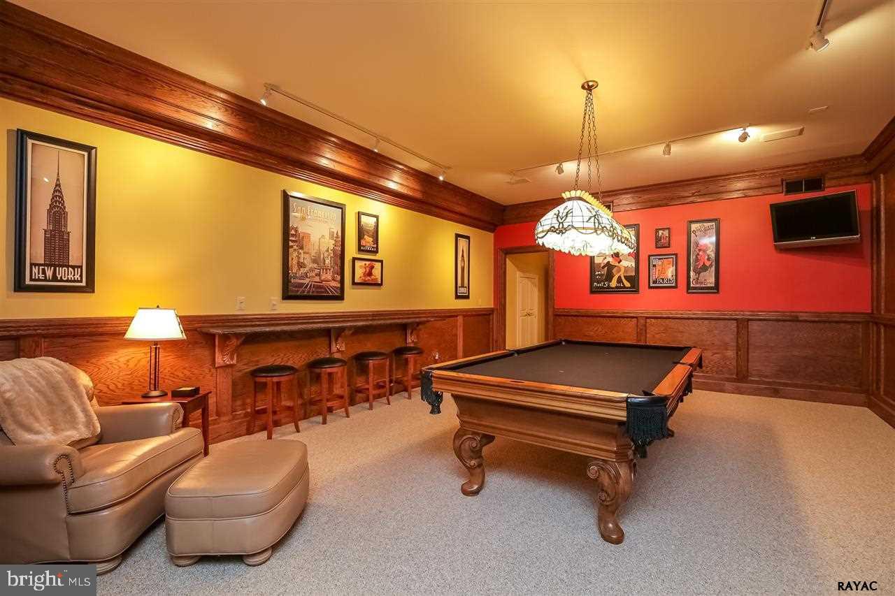 OUTDOOR COUNTRY CLUB - Residential