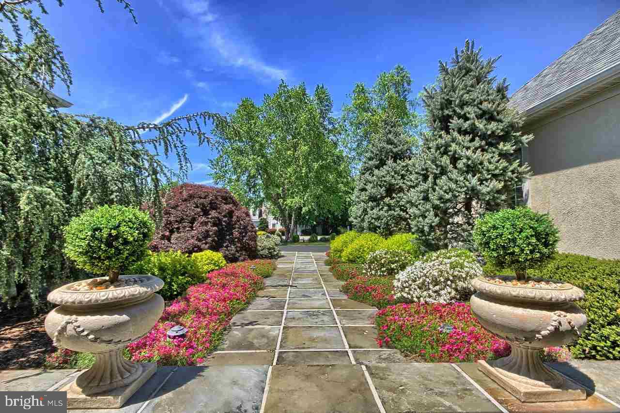 OUTDOOR COUNTRY CLUB - Residential