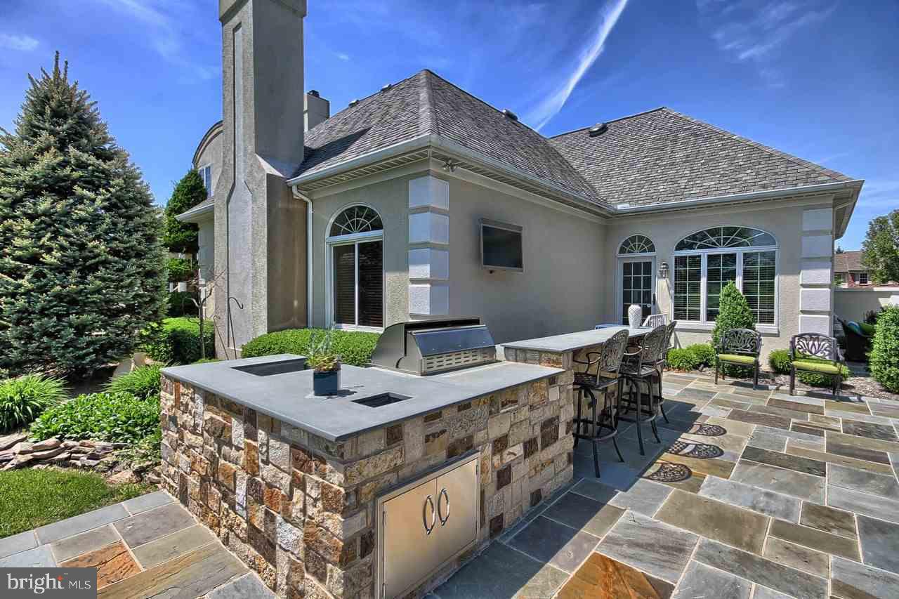 OUTDOOR COUNTRY CLUB - Residential