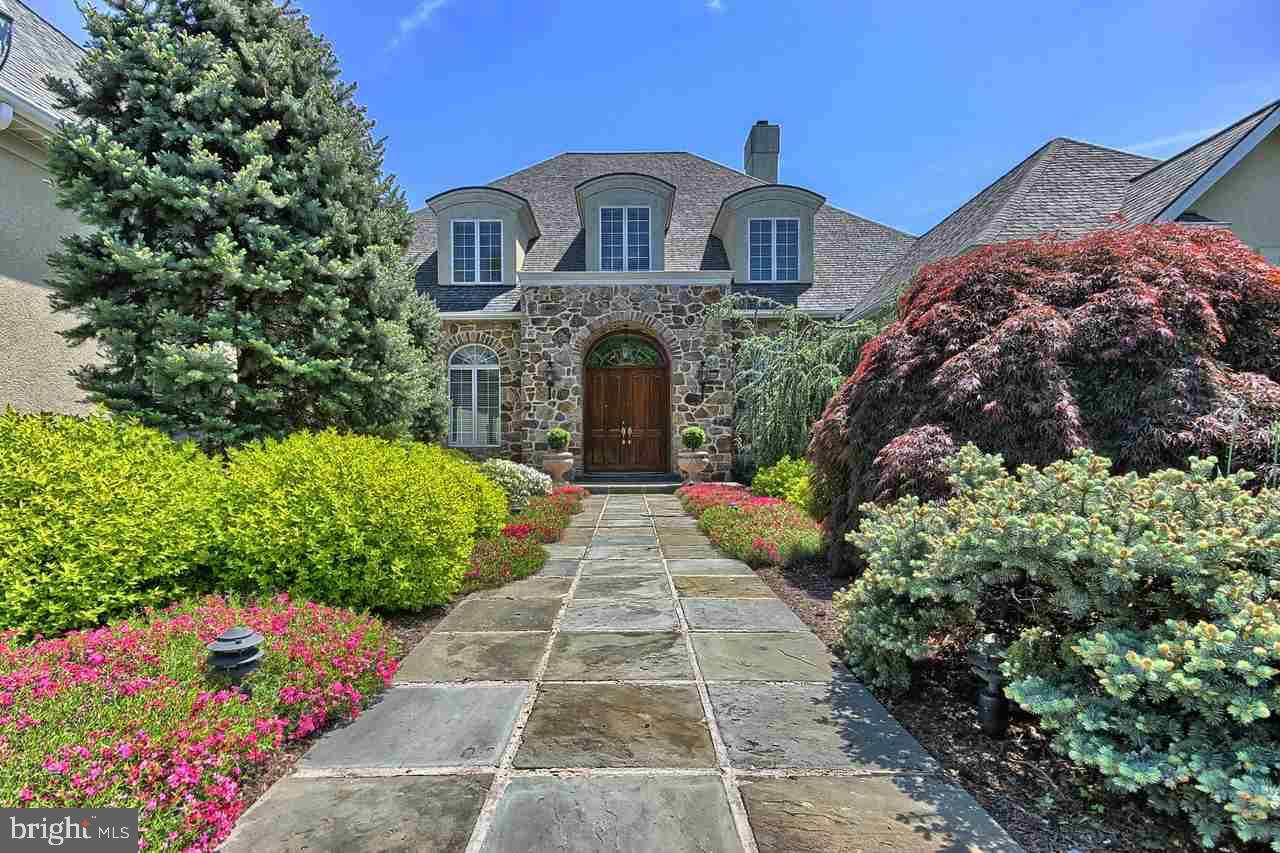 OUTDOOR COUNTRY CLUB - Residential