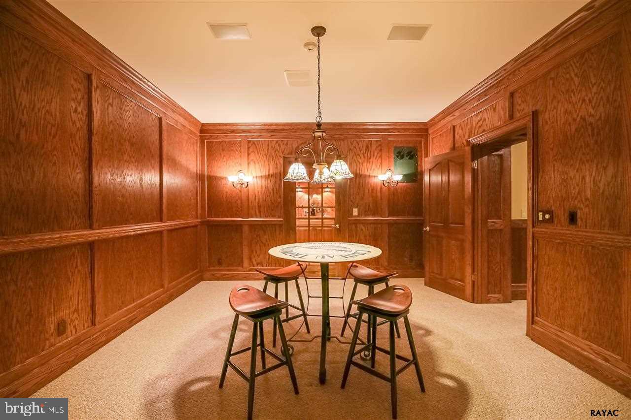 OUTDOOR COUNTRY CLUB - Residential