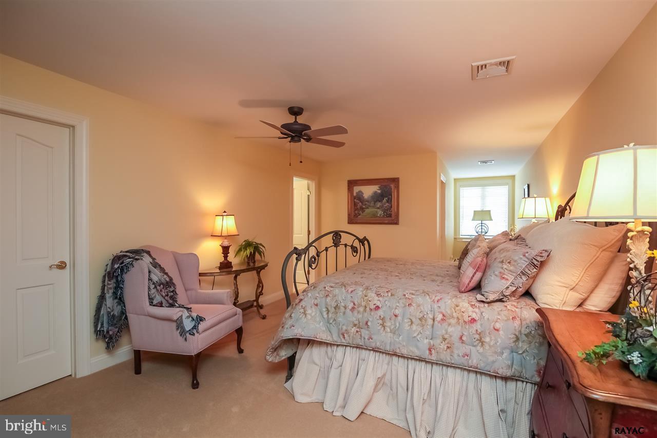 OUTDOOR COUNTRY CLUB - Residential