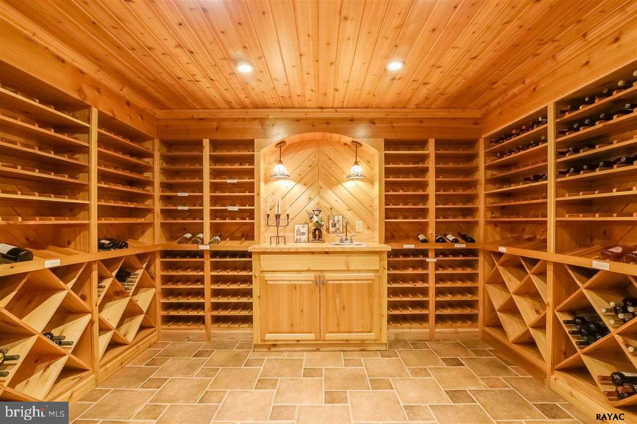 OUTDOOR COUNTRY CLUB - Residential