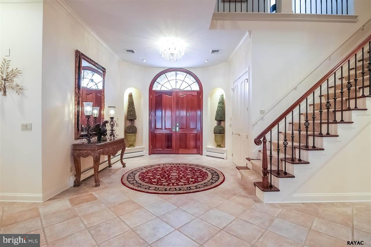 OUTDOOR COUNTRY CLUB - Residential