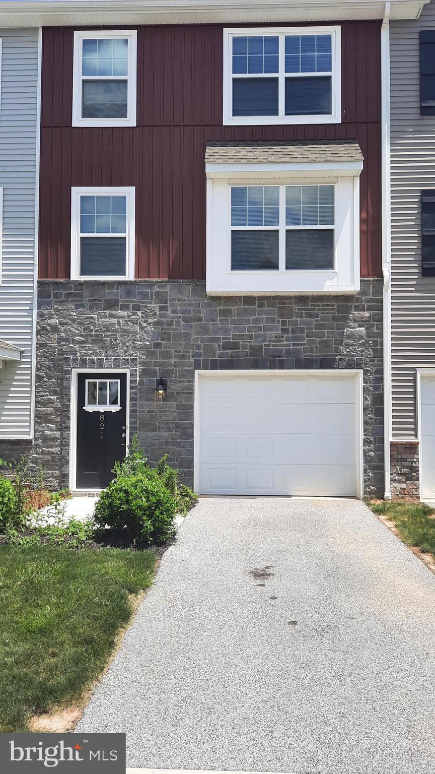 ADMIRALS QUAY - Residential Lease