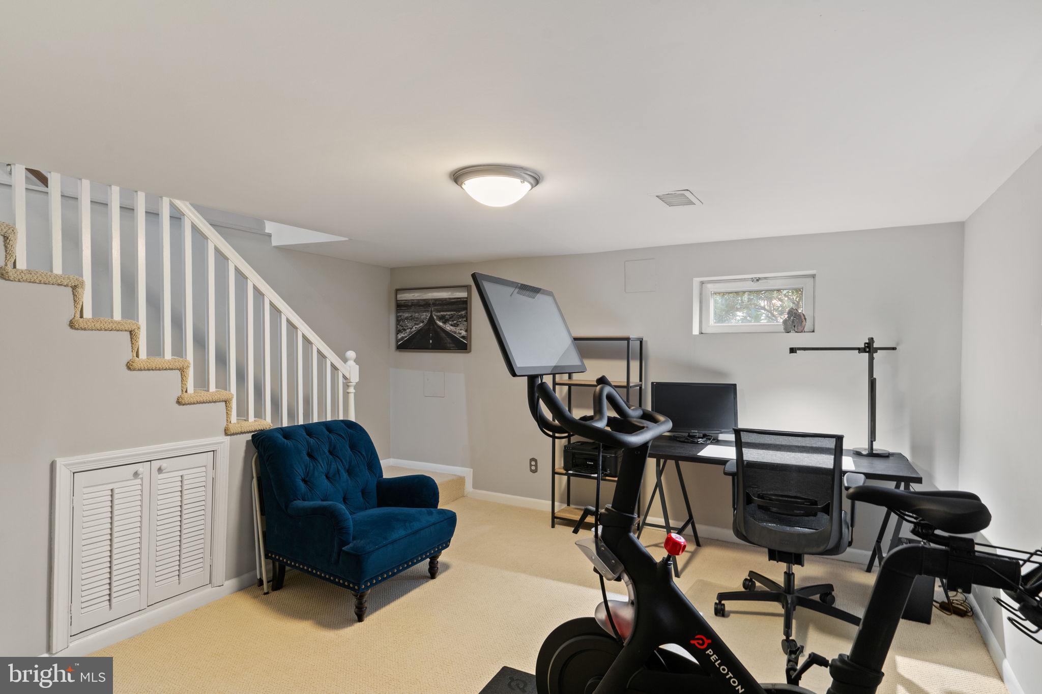 ROSEMONT PARK - Residential