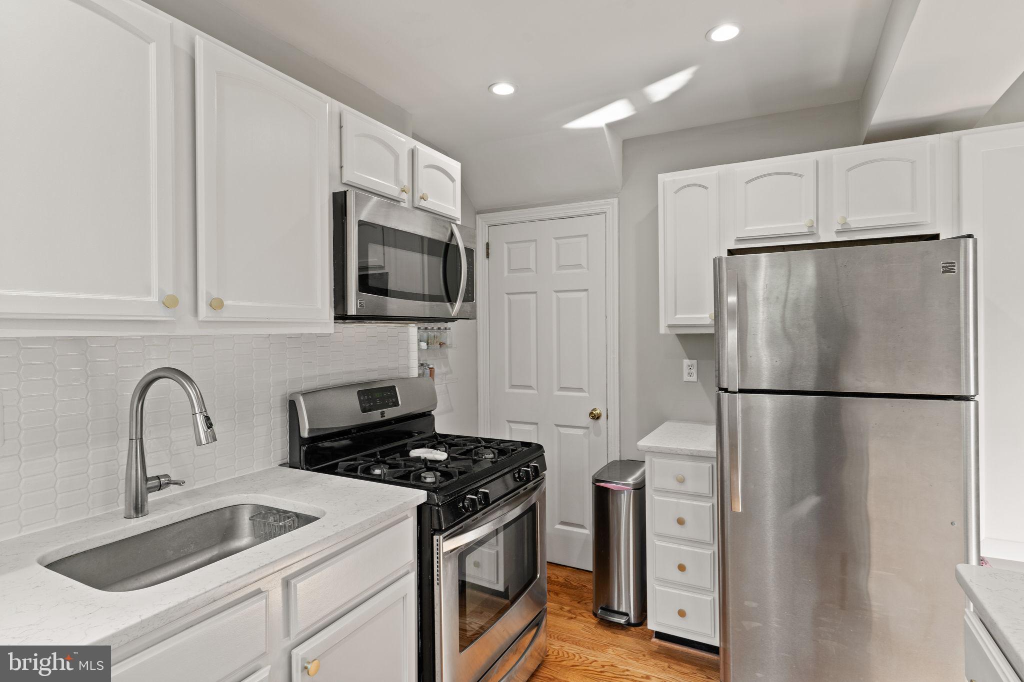 ROSEMONT PARK - Residential