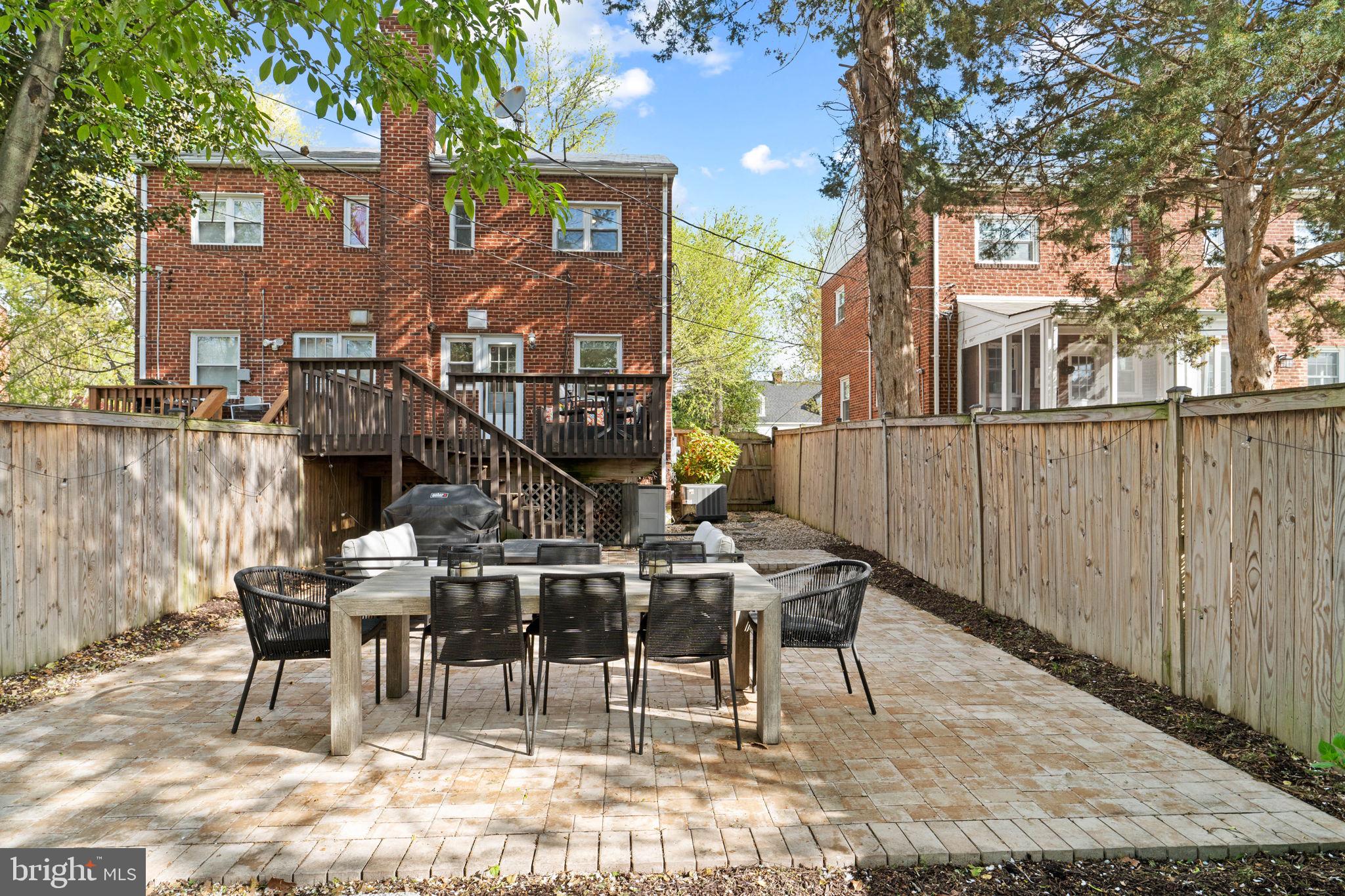 ROSEMONT PARK - Residential