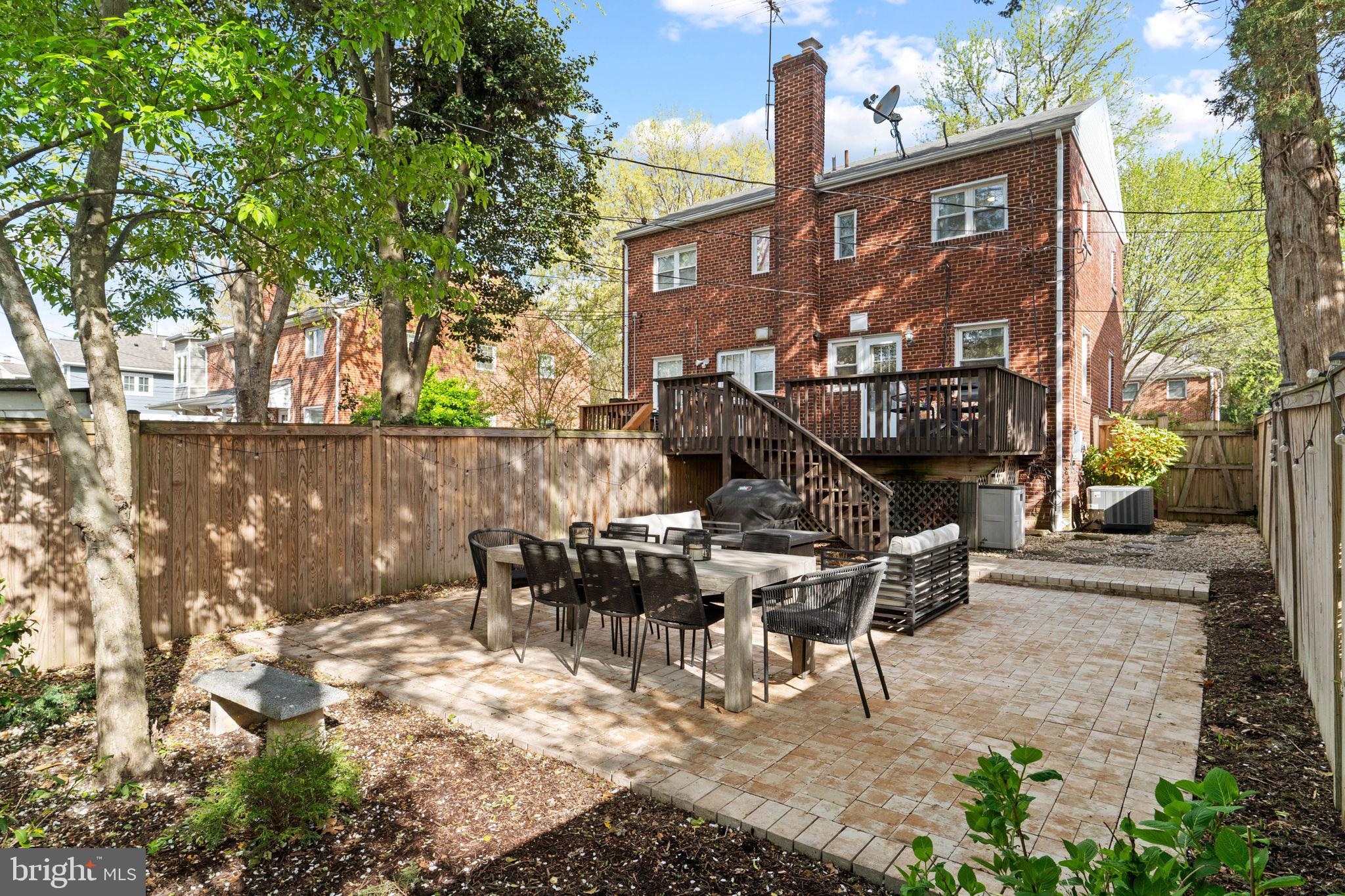 ROSEMONT PARK - Residential