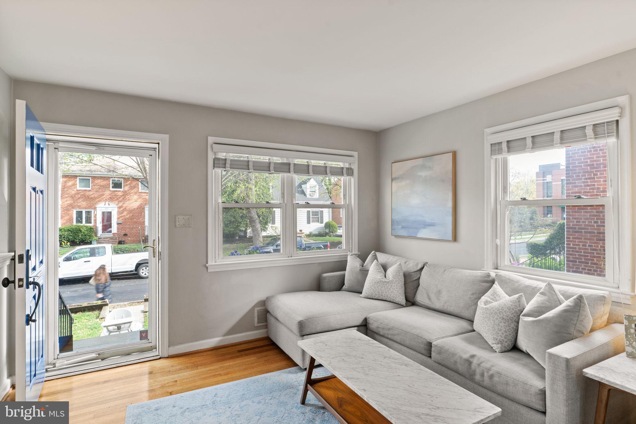 ROSEMONT PARK - Residential