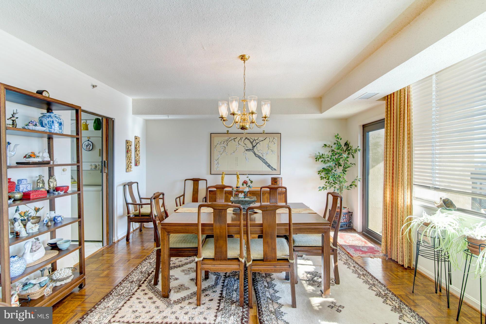 SKYLINE HOUSE - Residential