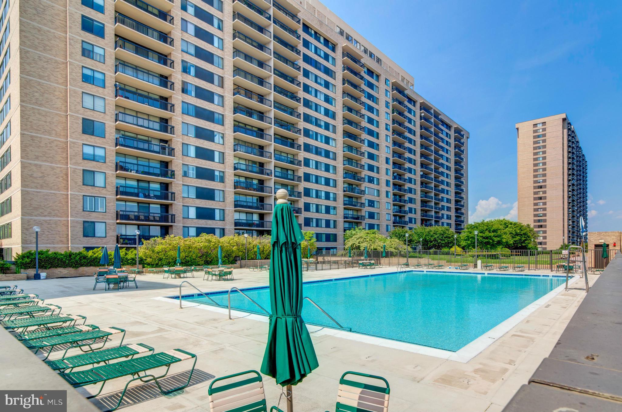 SKYLINE HOUSE - Residential