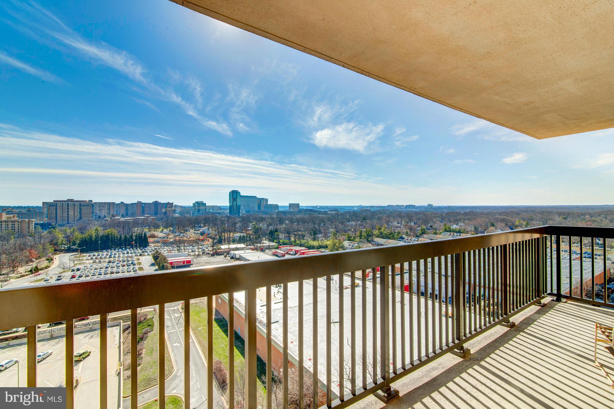 SKYLINE HOUSE - Residential