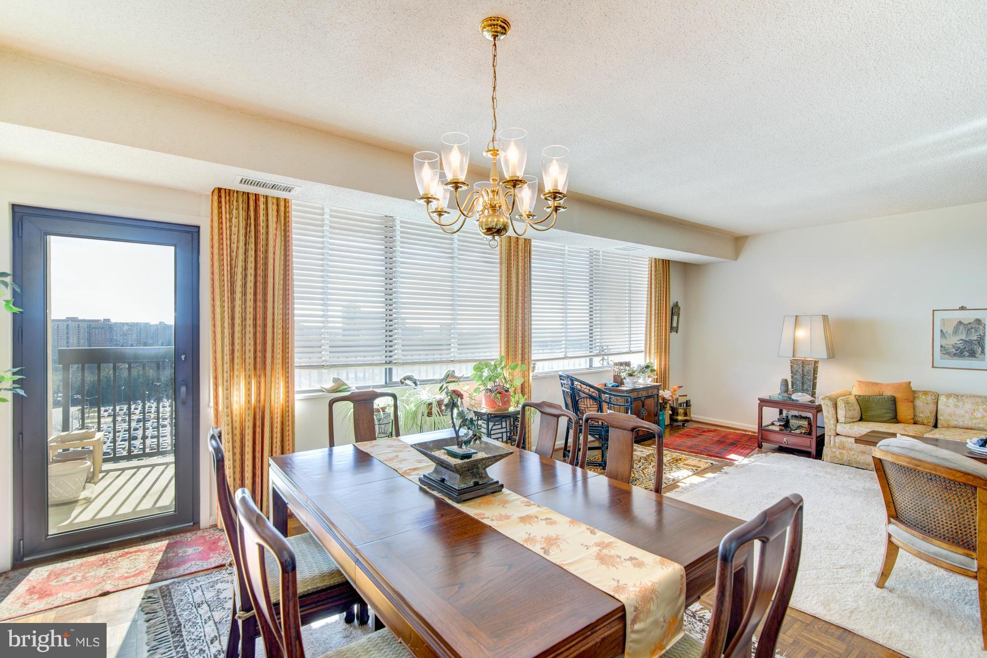 SKYLINE HOUSE - Residential