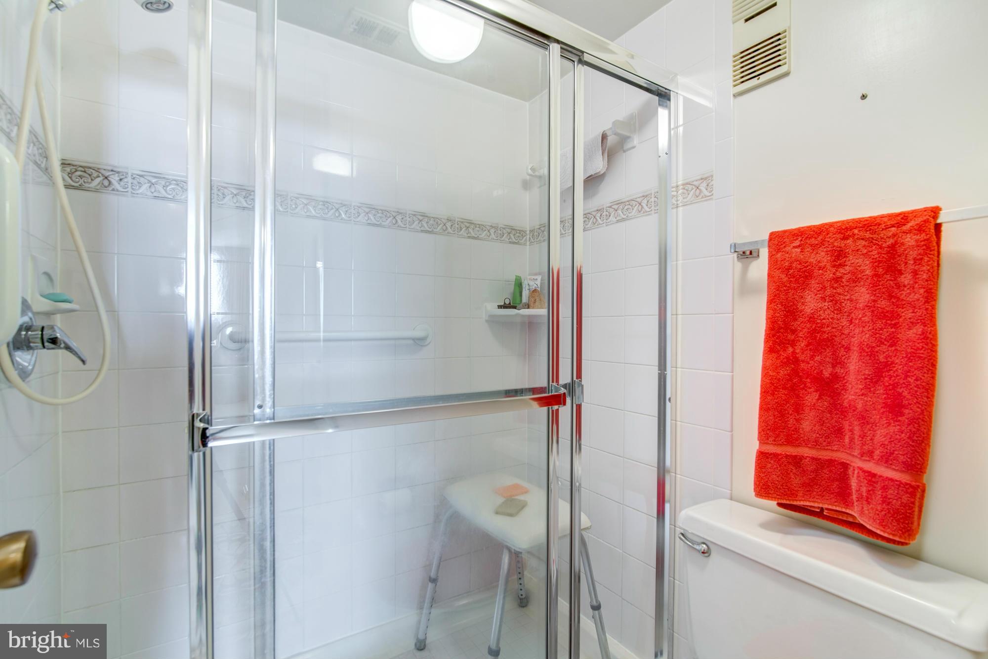 SKYLINE HOUSE - Residential