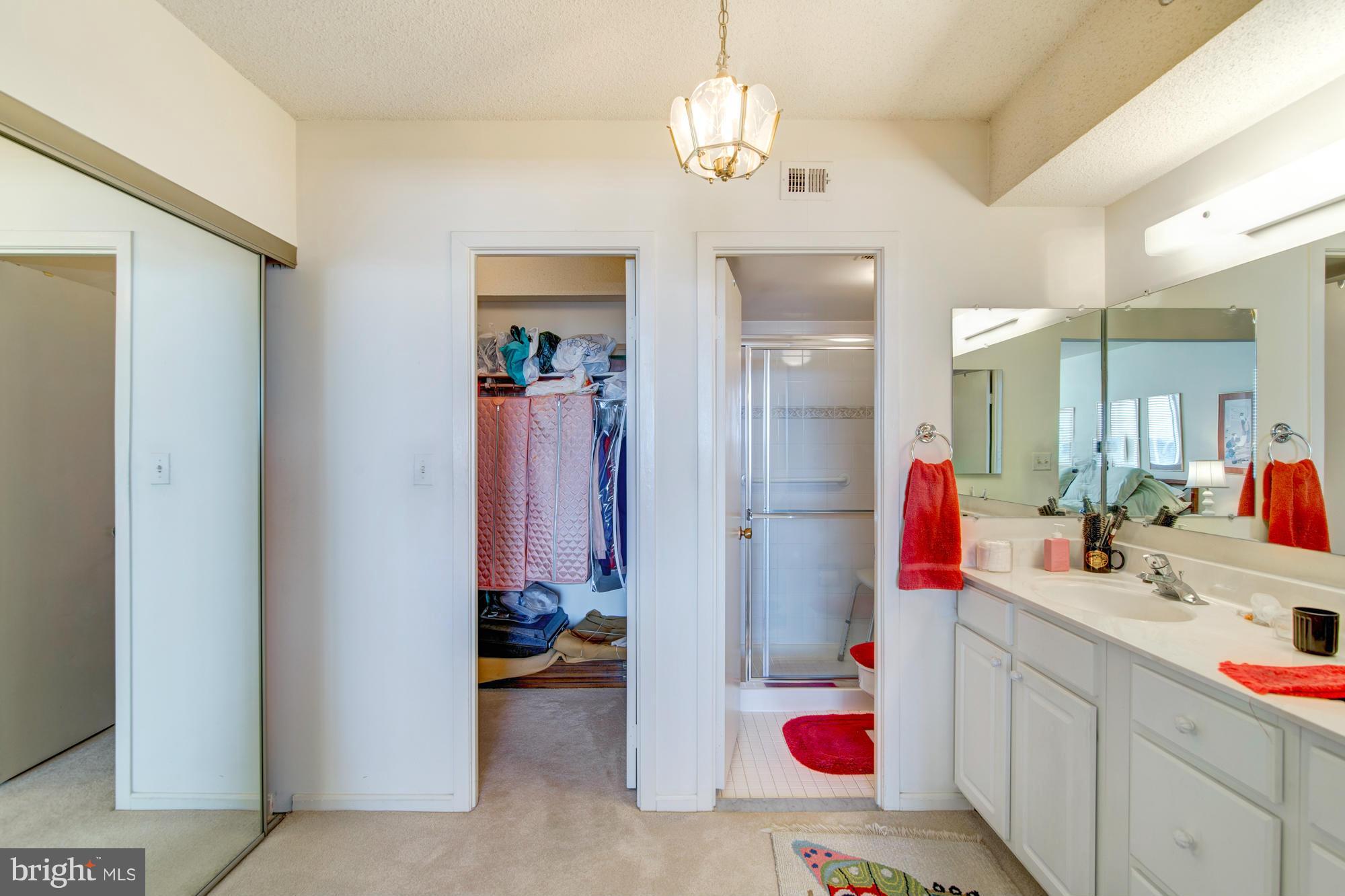 SKYLINE HOUSE - Residential