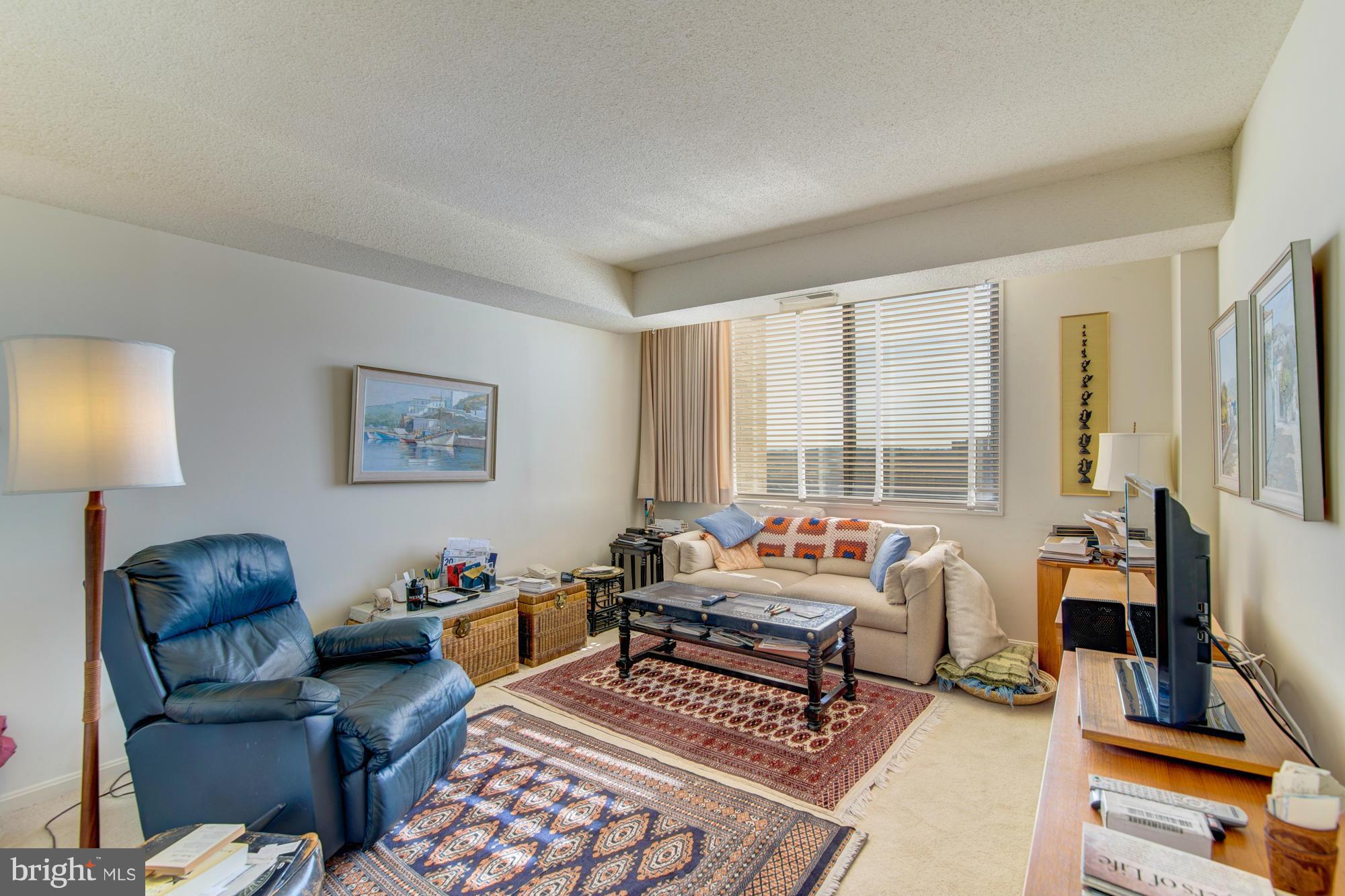 SKYLINE HOUSE - Residential