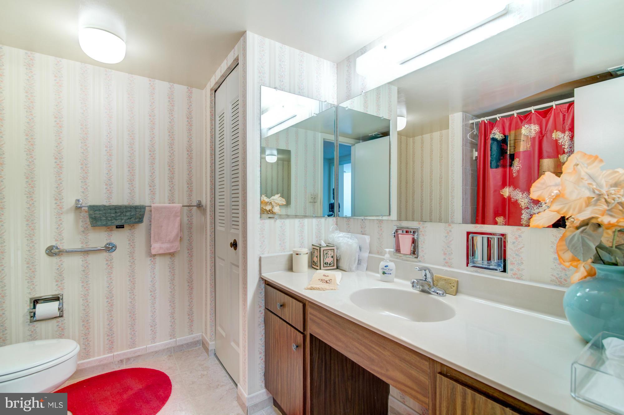 SKYLINE HOUSE - Residential