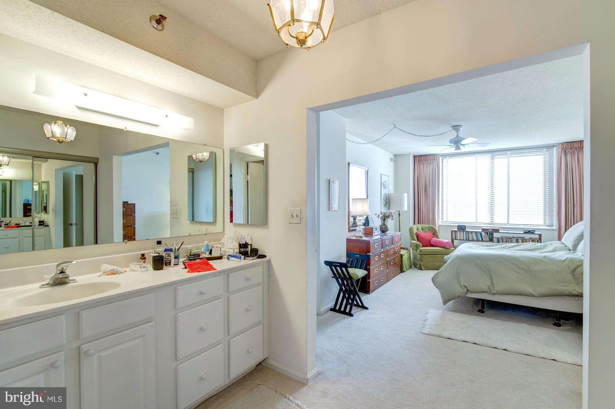 SKYLINE HOUSE - Residential