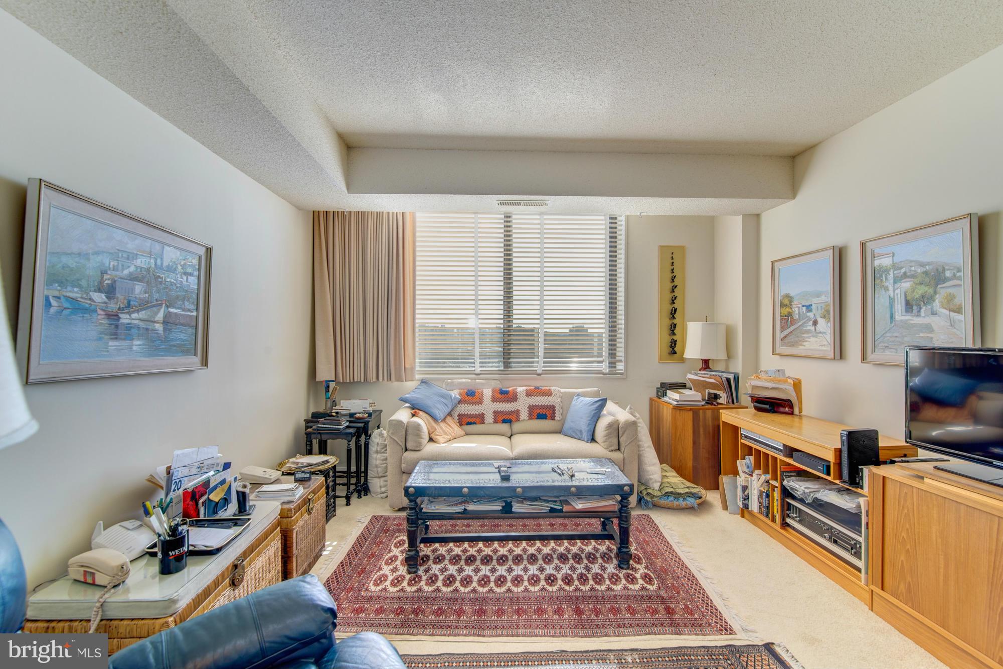 SKYLINE HOUSE - Residential