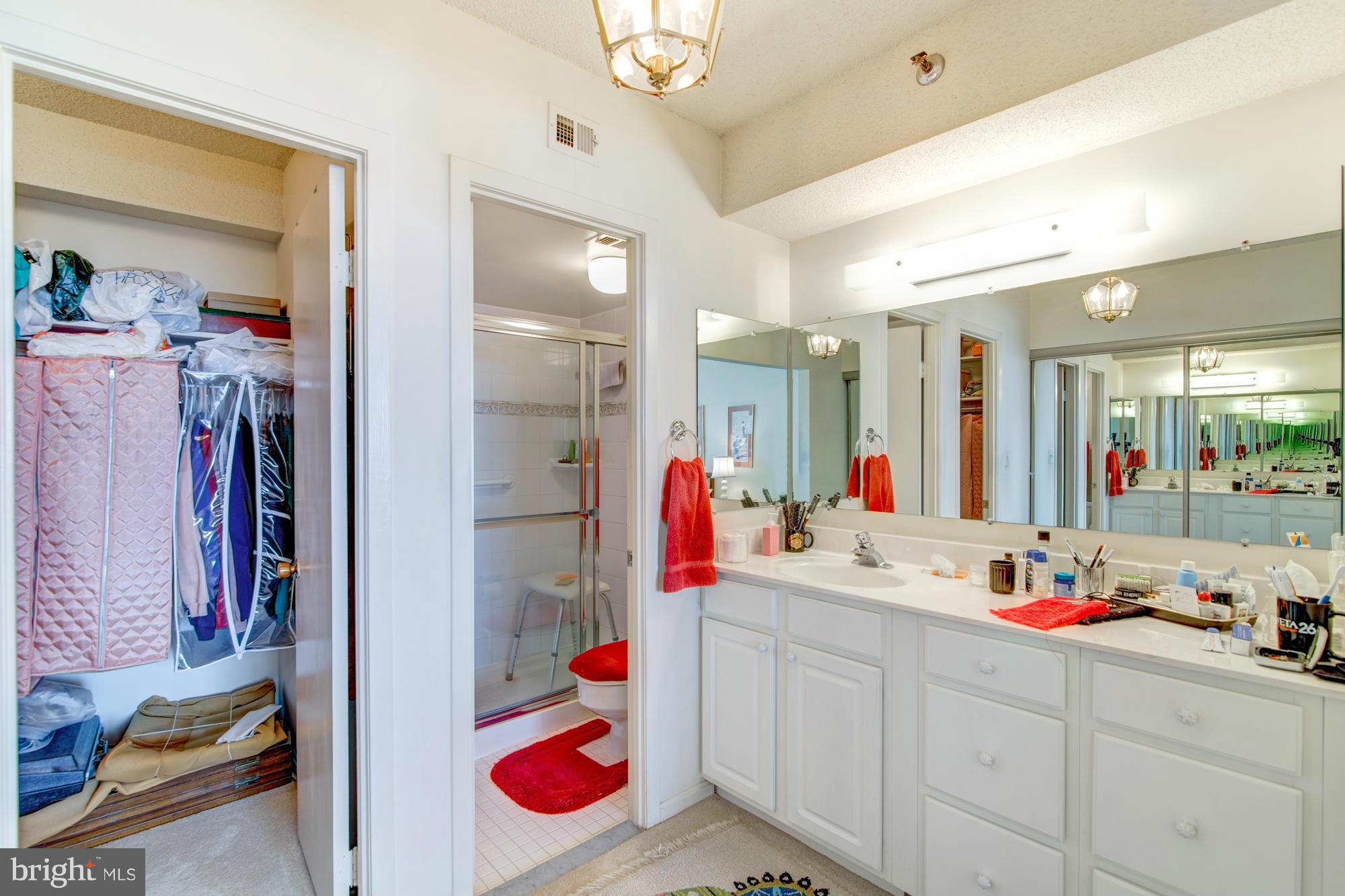 SKYLINE HOUSE - Residential