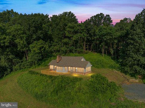 Homes For Sale - 472 Wesley Lane<br/> Warren County, BENTONVILLE, VA 22610