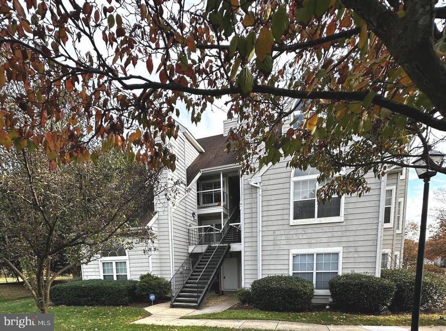 ONLY VA OR CASH..Gorgeous Top Level 1 bedroom and Loft Overlook.  You will Love this renovated Condo which features Elegant Wood Flooring, Neutral Painting, Custom Light Fixtures, Spiral Staircase leads to upper Loft that can be used as Office or for Overnight Guests.  Cozy Living Room with Fireplace and Great Space for Entertaining. 20 ft ceiling, Kitchen has White Cabinets, SS Appliances, Breakfast Bar, Marble Counters, Washer/Dryer, New Windows, New Hot Water Heater and HVAC. Custom Bathroom is stunning with Glass/Black Window Framing trim and Complimenting Vanity. Relax on Private Deck and enjoy community amenities. Perfectly located in walking distance to all major Shopping, Schools and Transportation. Easy access to D.C. VA, Marc Train, Laurel Town Center and surrounding counties. SELLER HELP $5K AND HOME WARRANTY