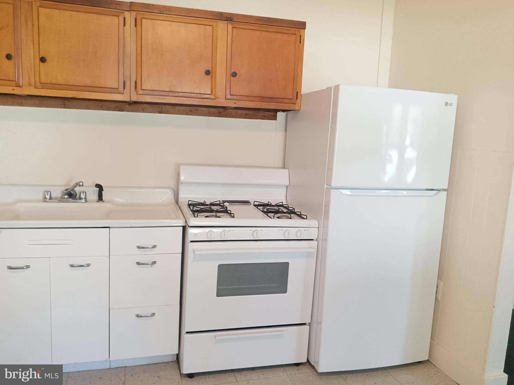 11 W CLOVERDALE AVENUE UNIT A