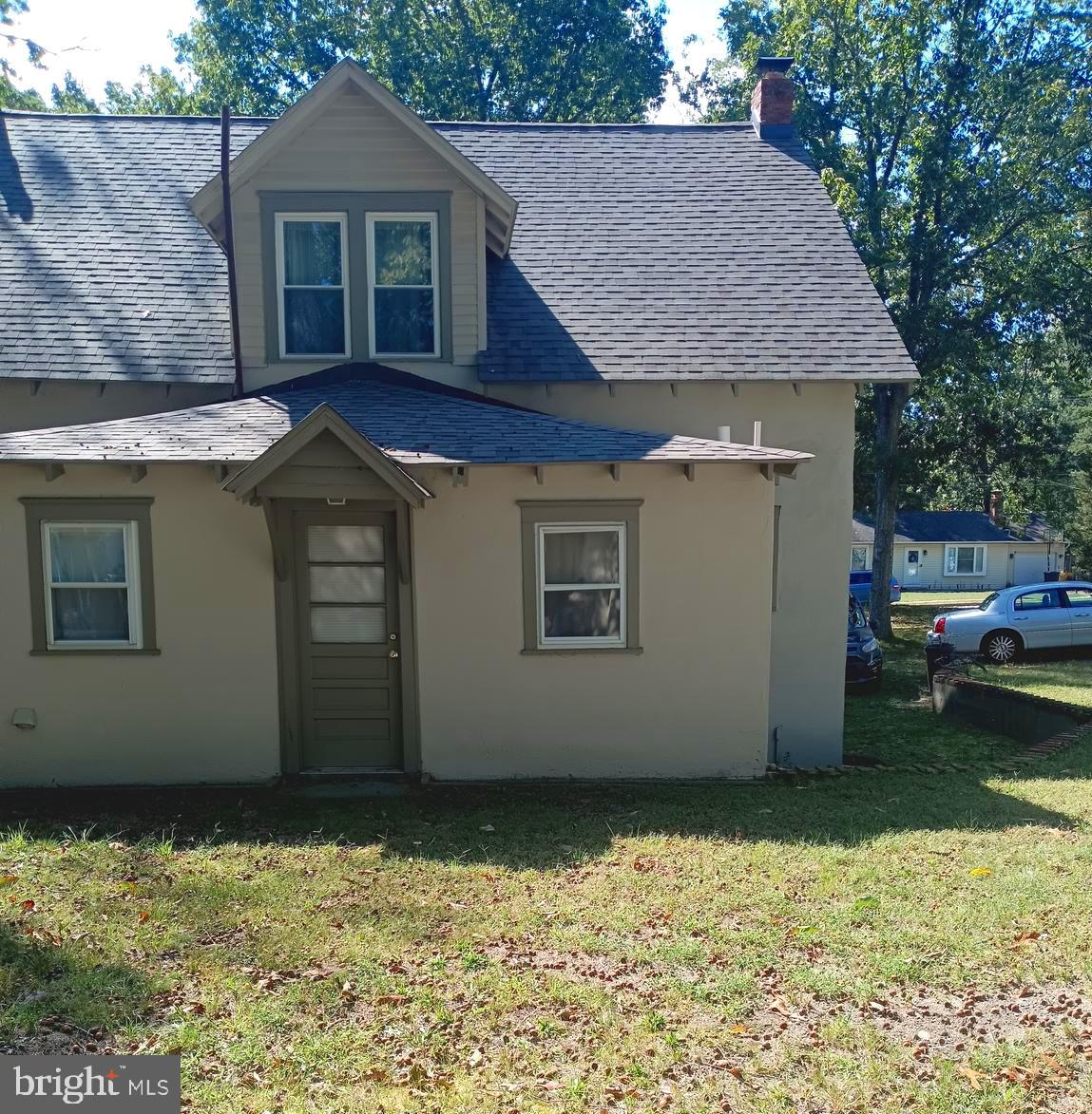 11 W CLOVERDALE AVENUE UNIT A