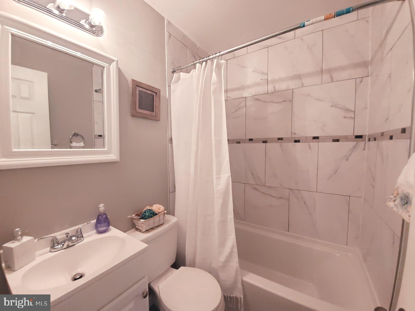 CRESTVIEW MANOR - Residential