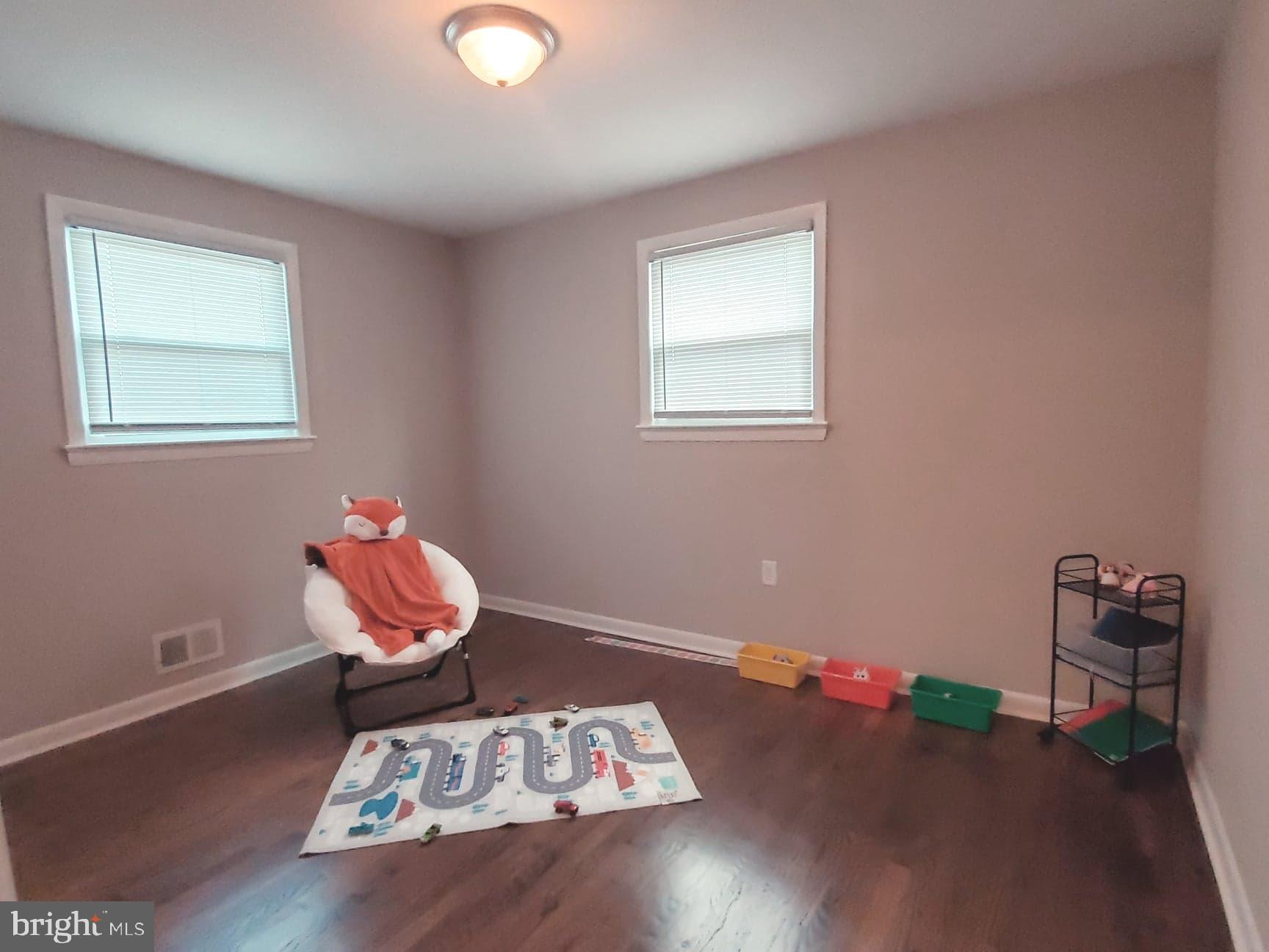 CRESTVIEW MANOR - Residential