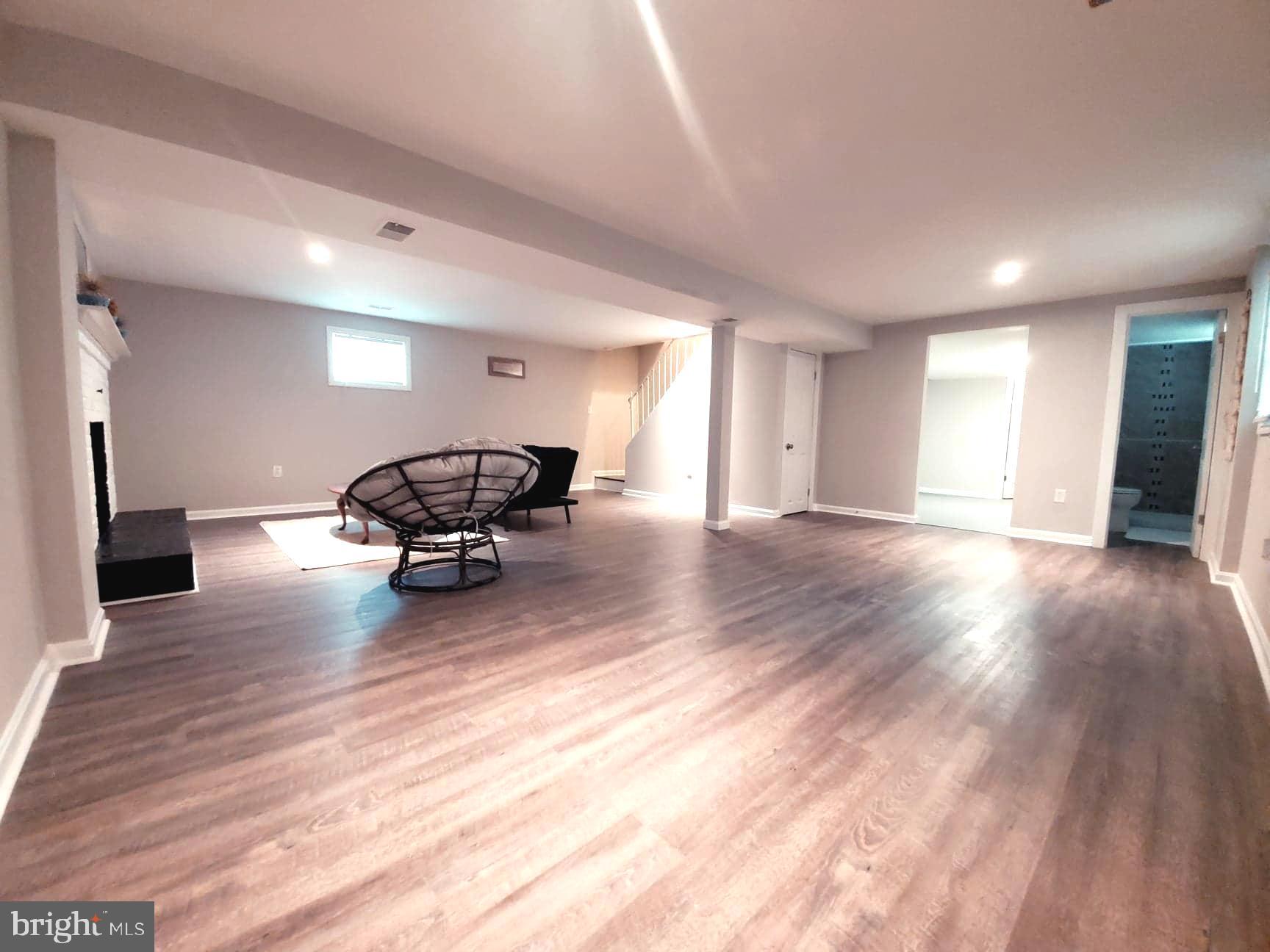 CRESTVIEW MANOR - Residential