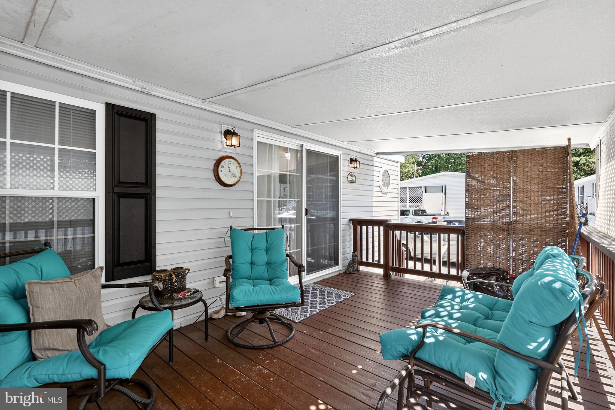 4 SOUTH DRIVE
