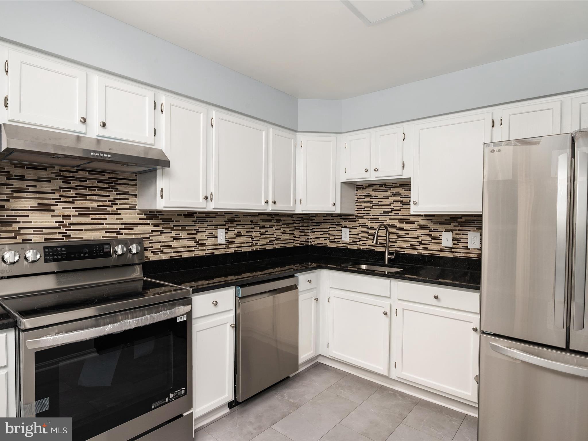 CROFTON MEADOWS - Residential