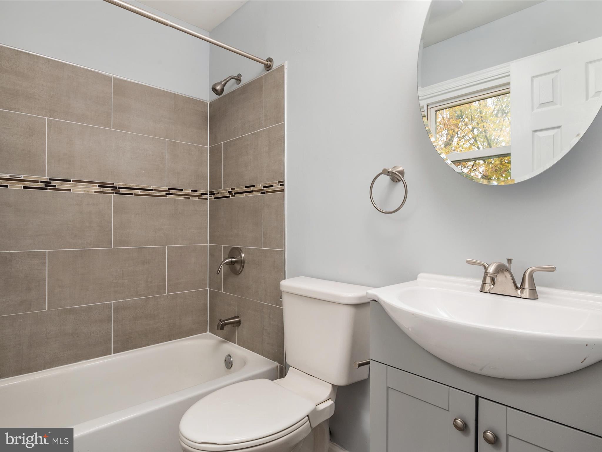 CROFTON MEADOWS - Residential