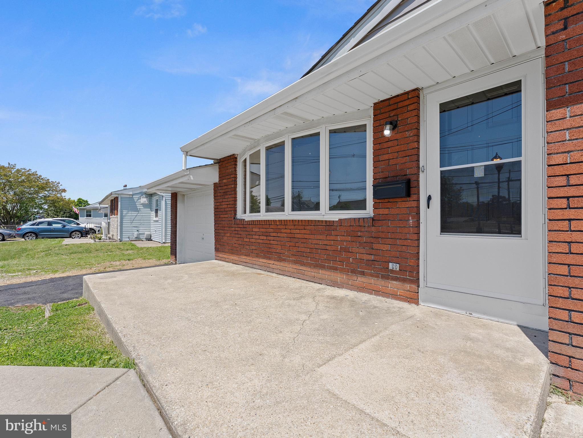 157 W BROWNING ROAD
