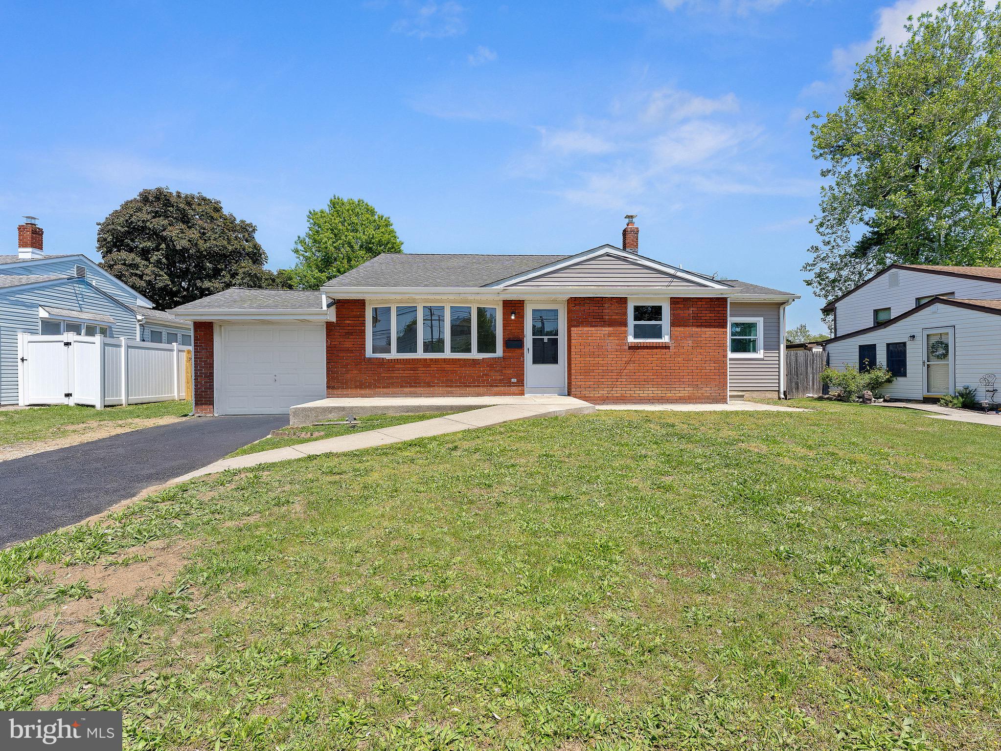 157 W BROWNING ROAD