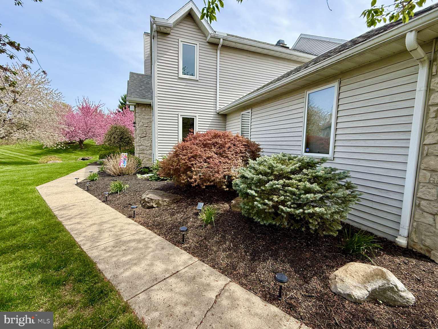 2559 FAIRWAY DRIVE