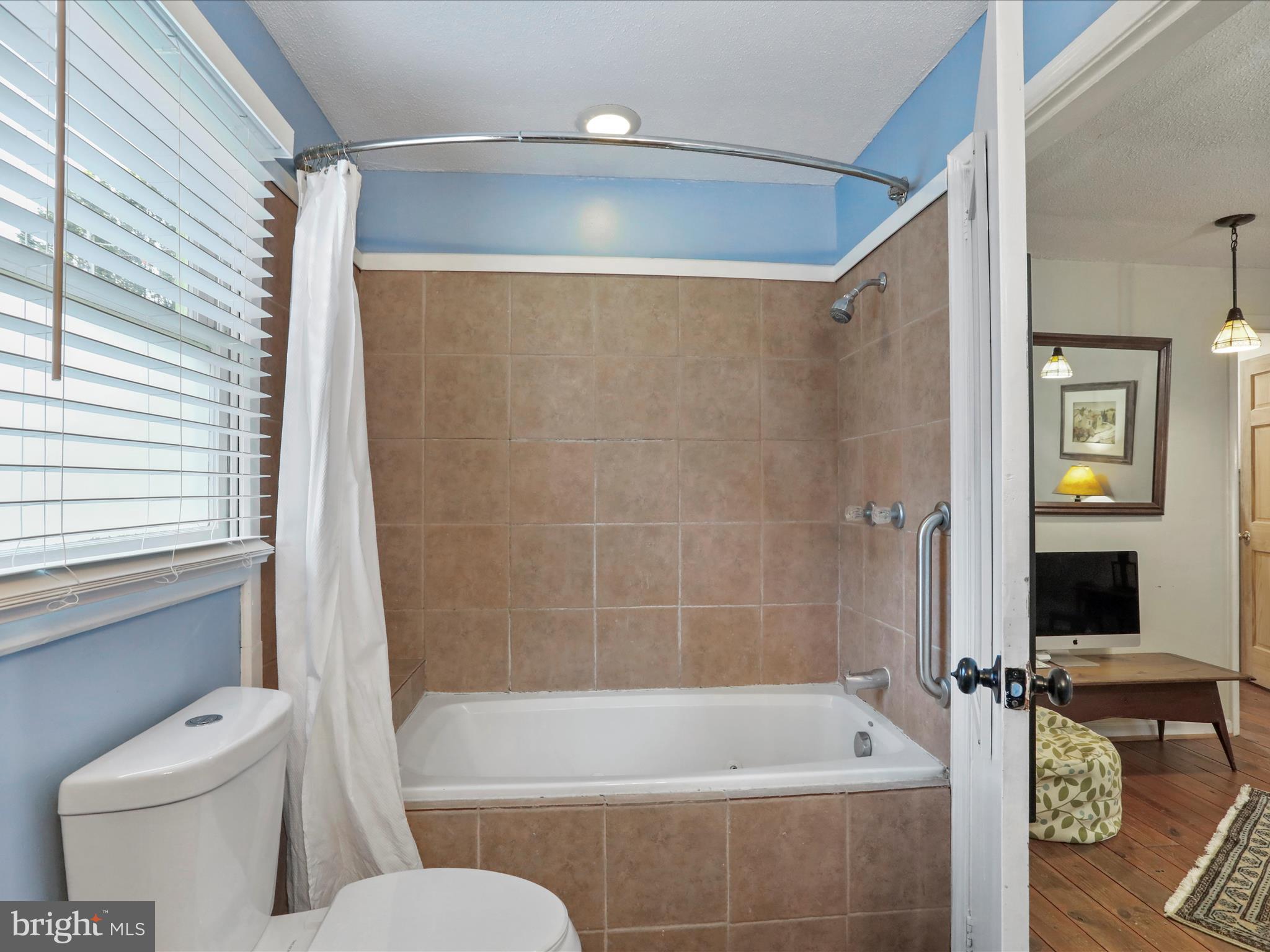 BOLIVAR VILLAGE - Residential