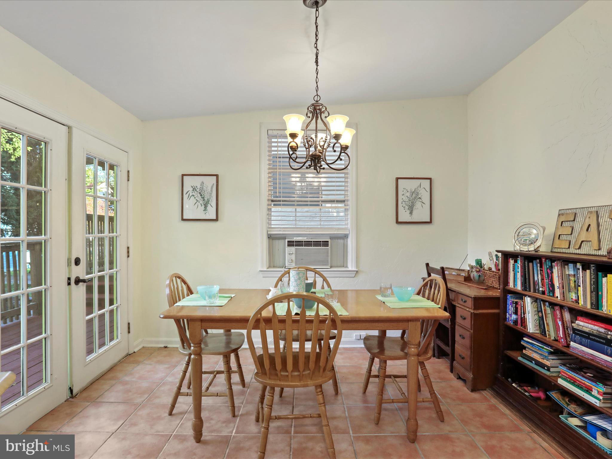 BOLIVAR VILLAGE - Residential