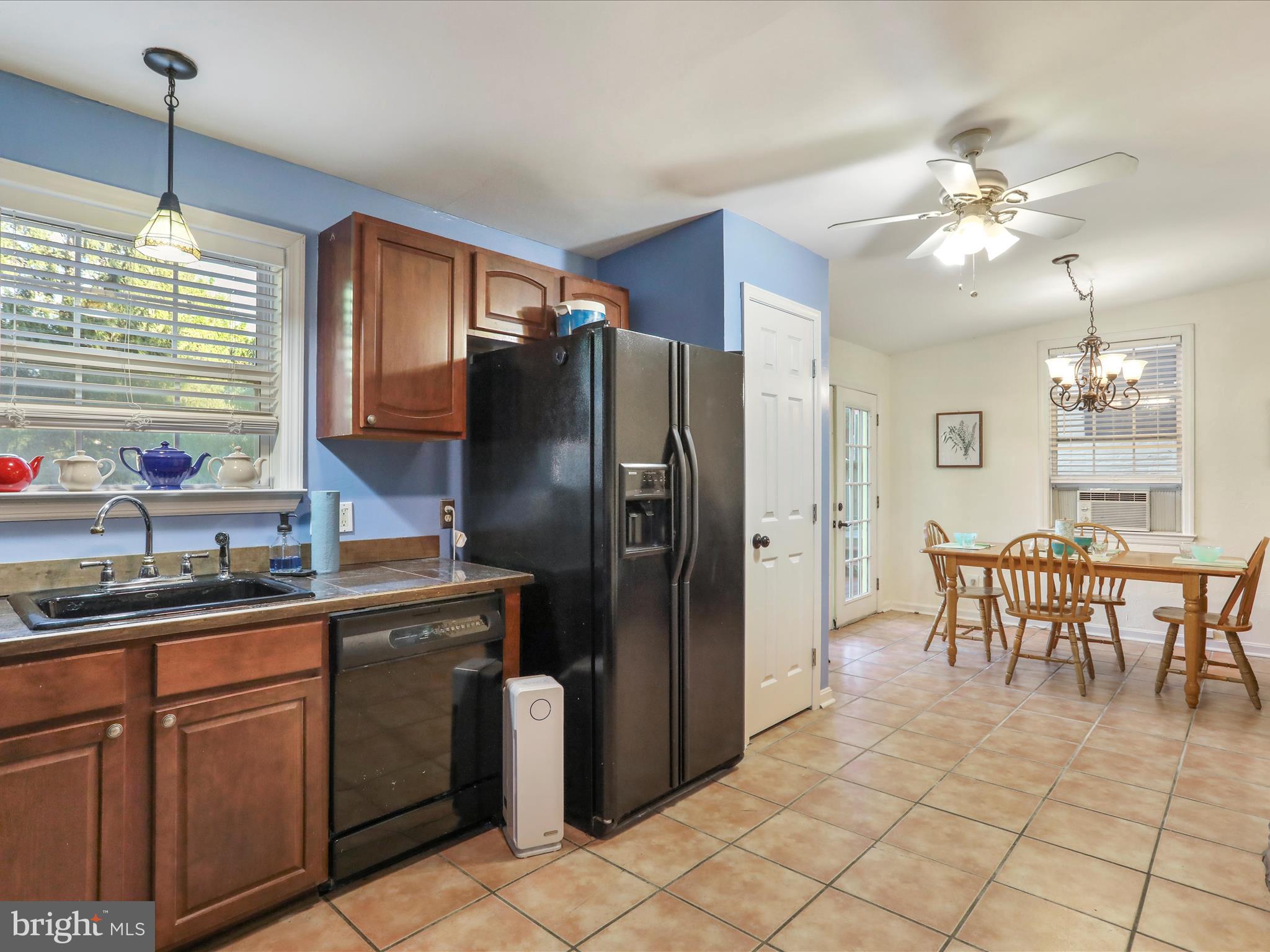 BOLIVAR VILLAGE - Residential