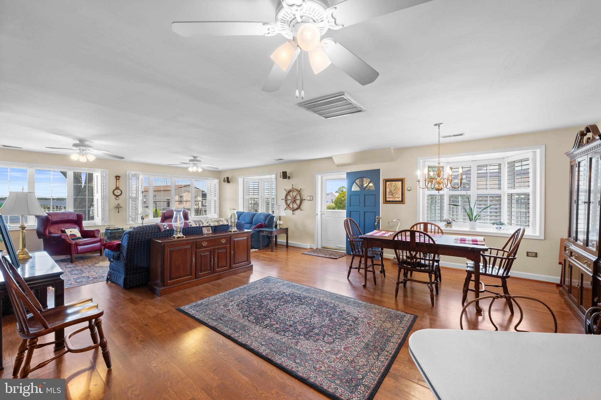 SELBY ON THE BAY - Residential