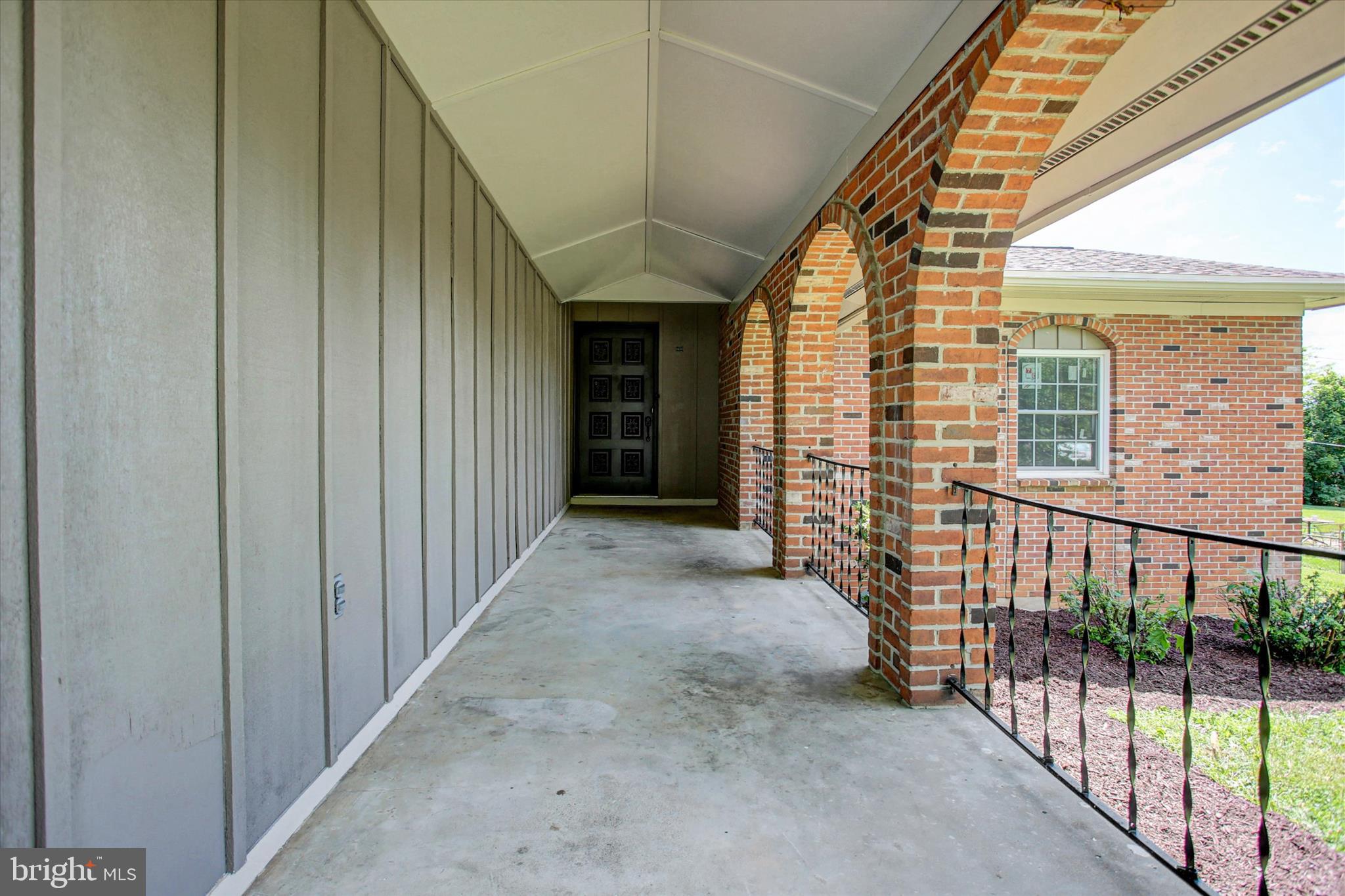 868 FOX MEADOW ROAD
