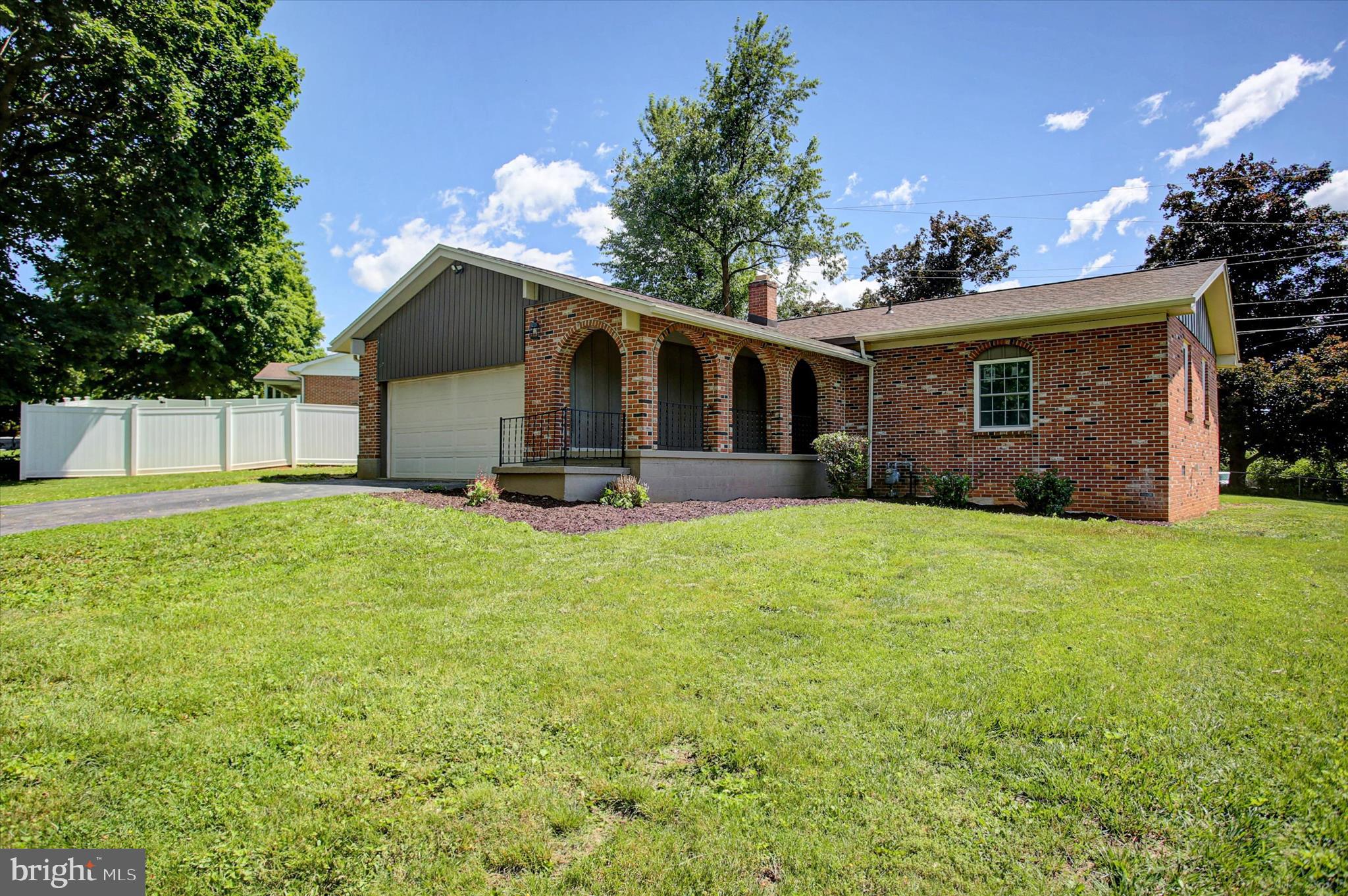 868 FOX MEADOW ROAD