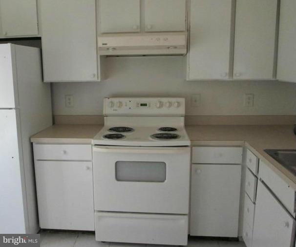 THOMAS CHOICE WEST - Residential Lease