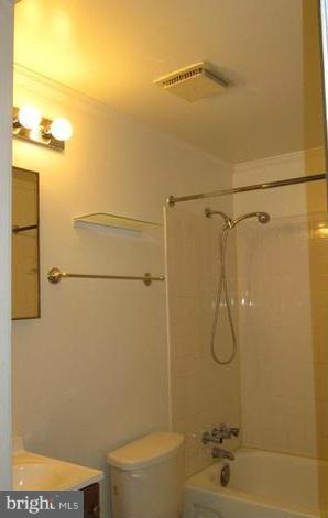 THOMAS CHOICE WEST - Residential Lease